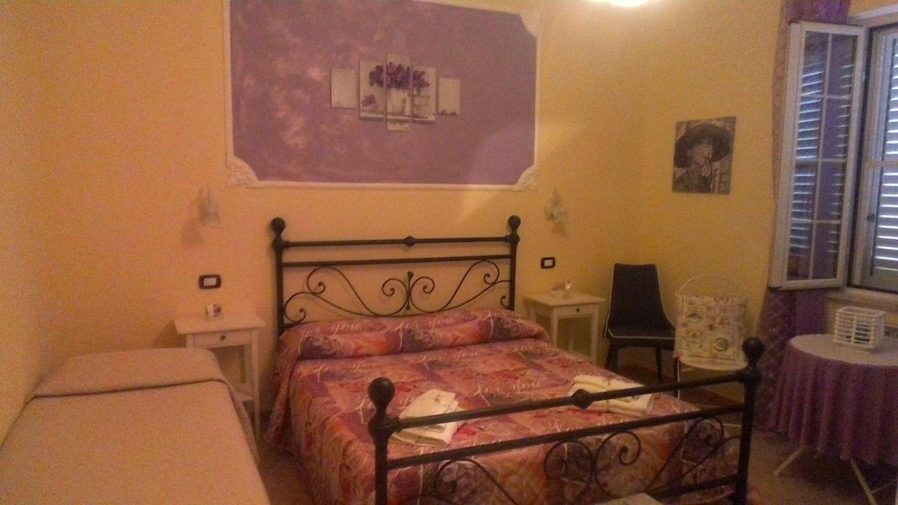 La Bella Ninfa Bed & Breakfast Sermoneta Ngoại thất bức ảnh