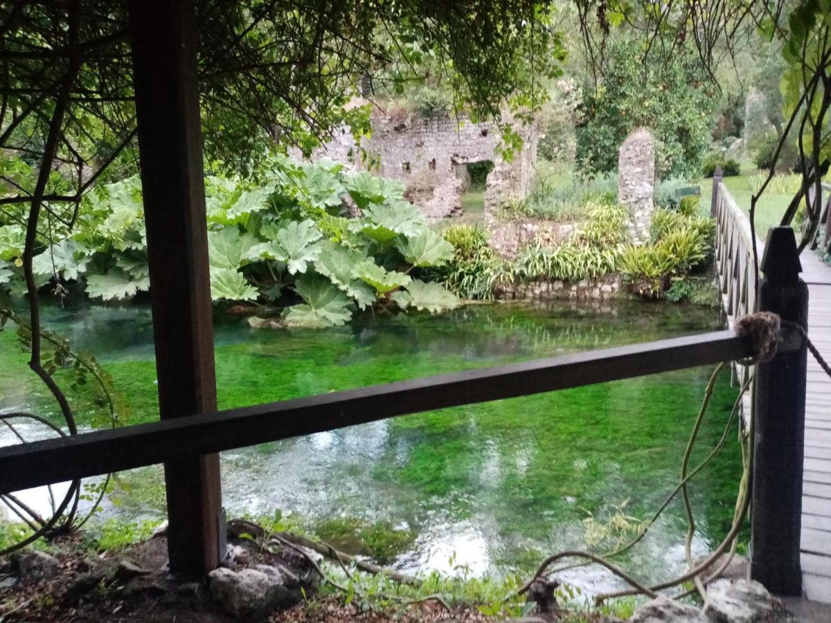 La Bella Ninfa Bed & Breakfast Sermoneta Ngoại thất bức ảnh
